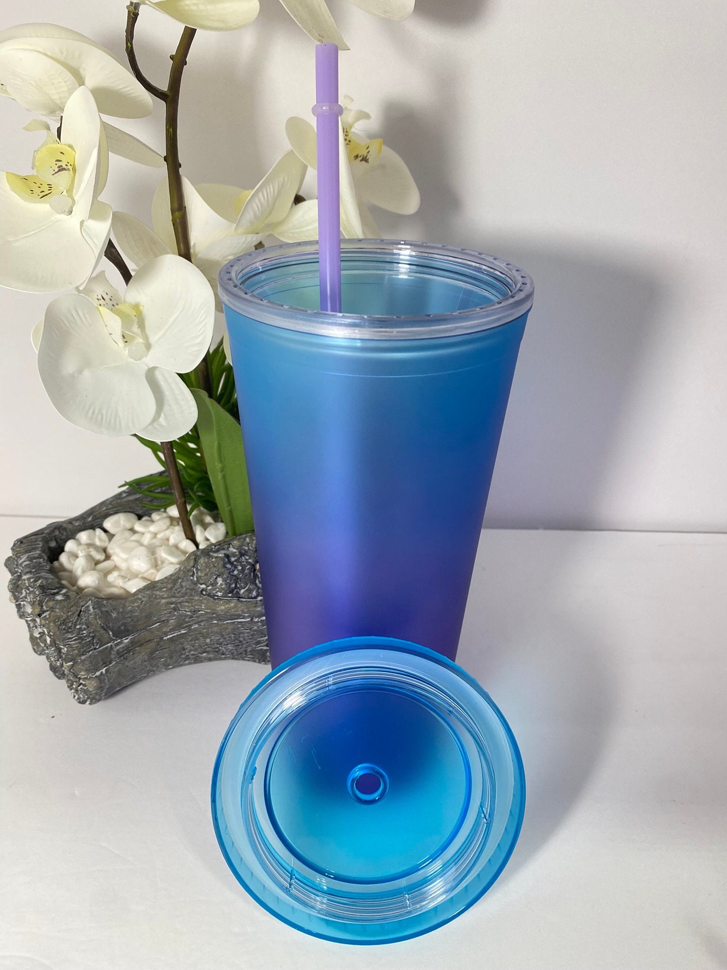 NEW 24oz GRADIENT OMBRE / Acrylic Tumbler / Double wall / Screw on lid and matching straw /ready to ship / Diy